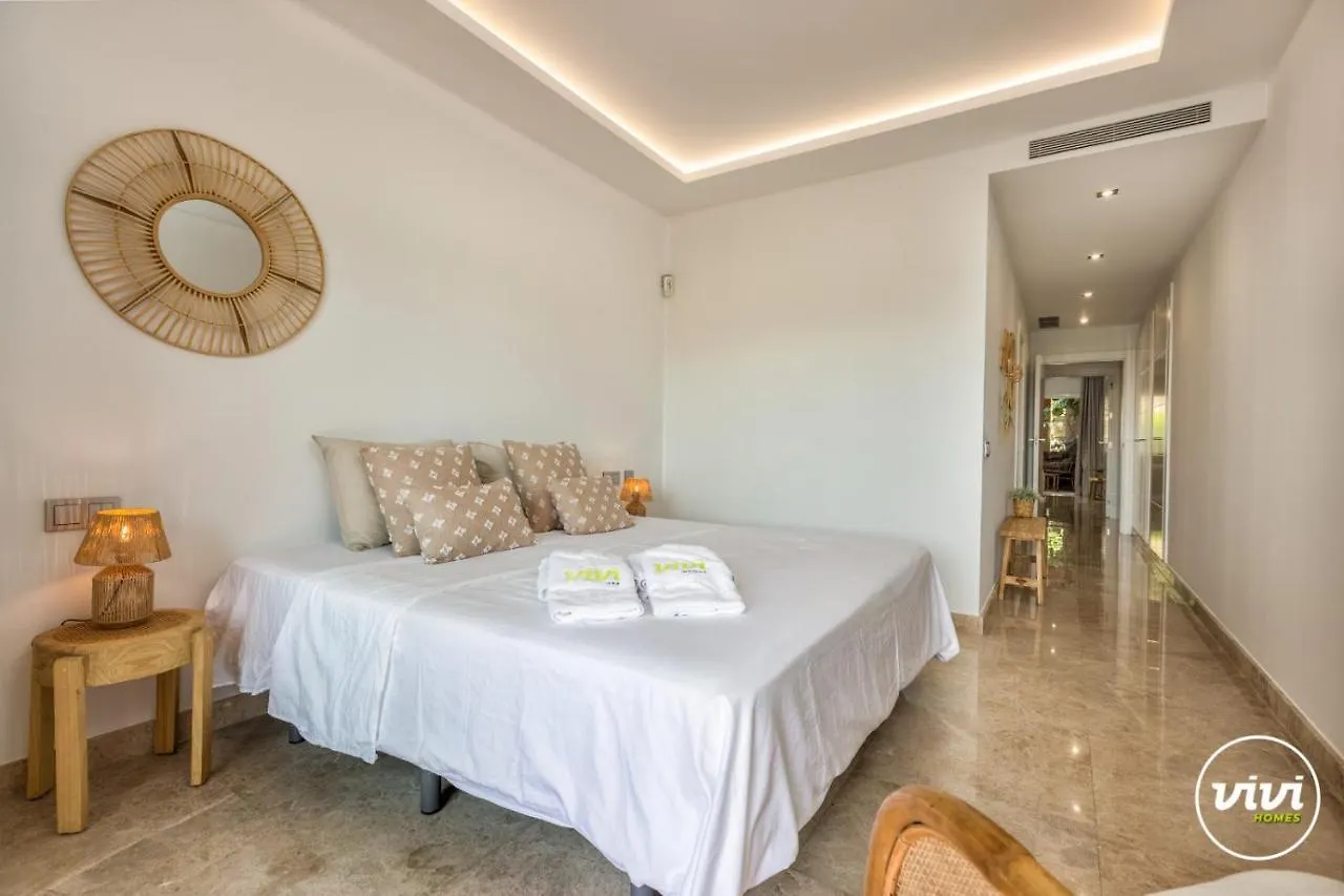 Vivi Homes - Boho Sunrise Alminar Pool, Garden & Terrace Marbella Apartment