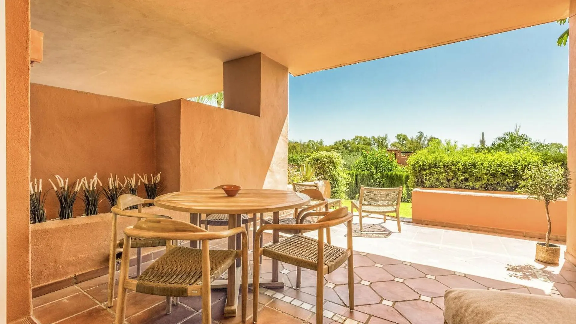 Apartment Vivi Homes - Boho Sunrise Alminar Pool, Garden & Terrace Marbella