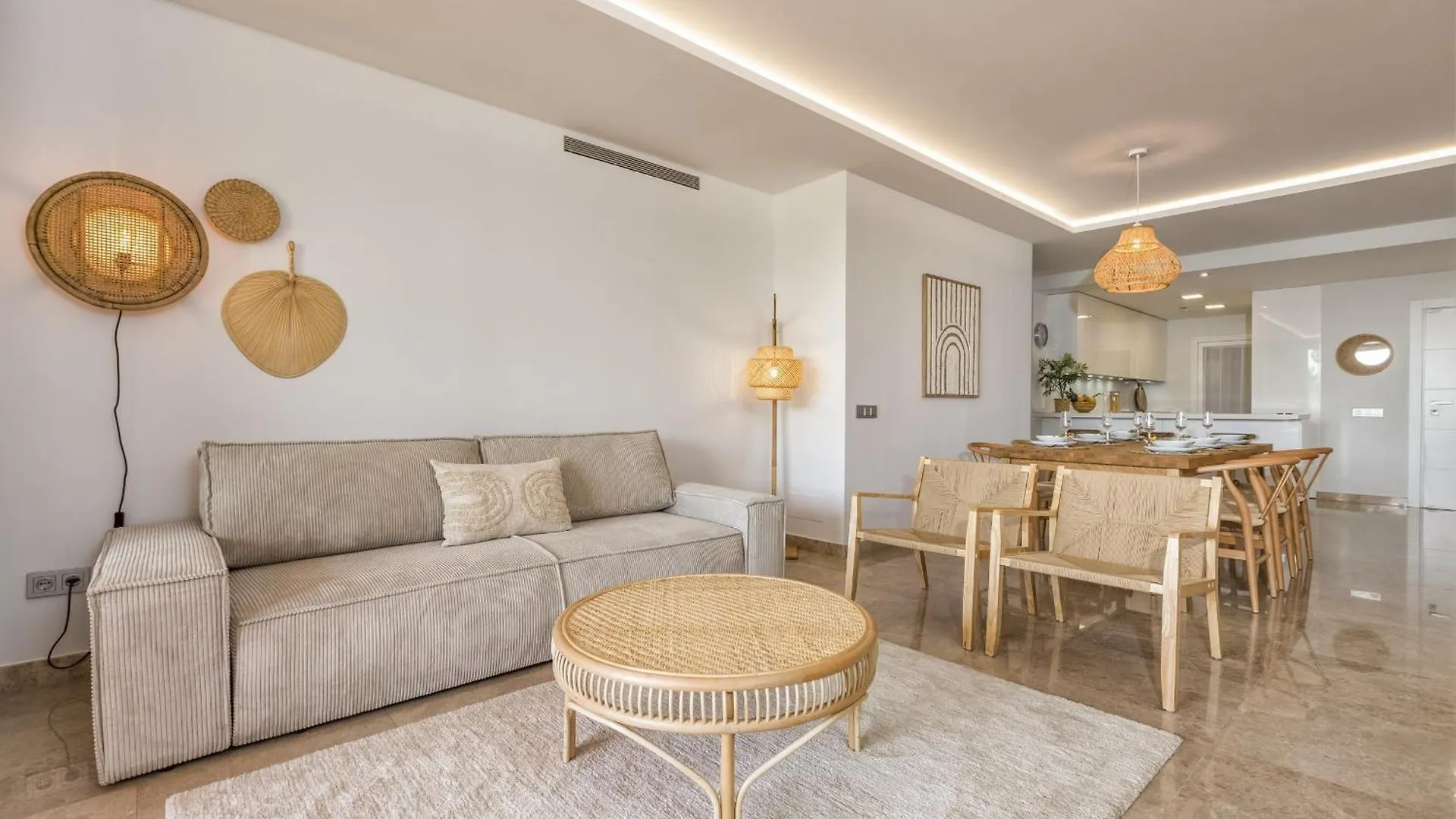 Vivi Homes - Boho Sunrise Alminar Pool, Garden & Terrace Marbella